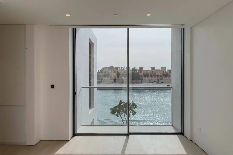 Canal-Front Villa with Private Pool, photo 7