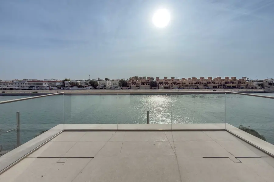 Canal-Front Villa with Private Pool, photo 14