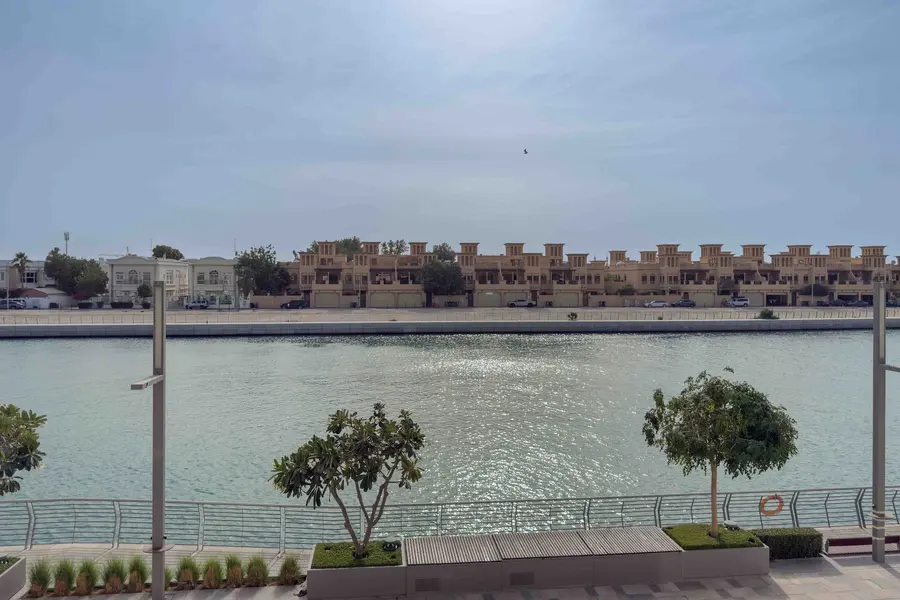 Canal-Front Villa with Private Pool, photo 17