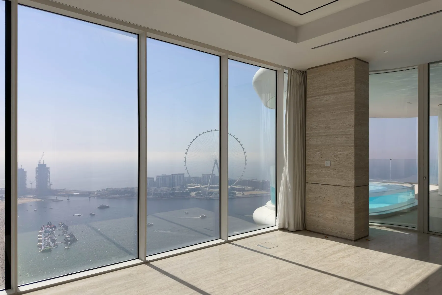 Penthouse de piso inteiro com duas piscinas de imersão, fotografia 1
