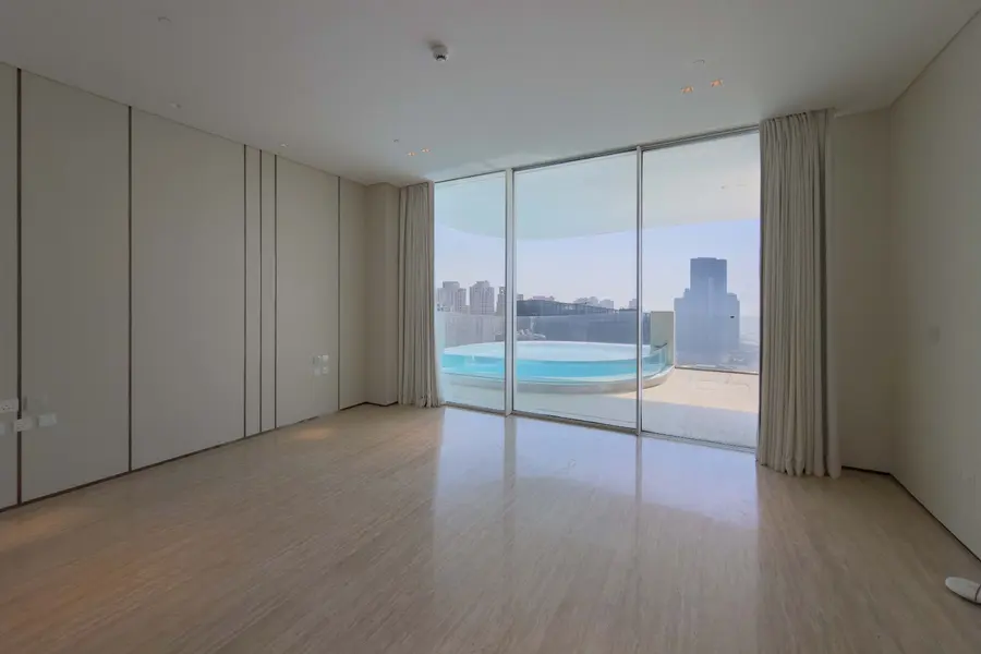 Penthouse de piso inteiro com duas piscinas de imersão, fotografia 10
