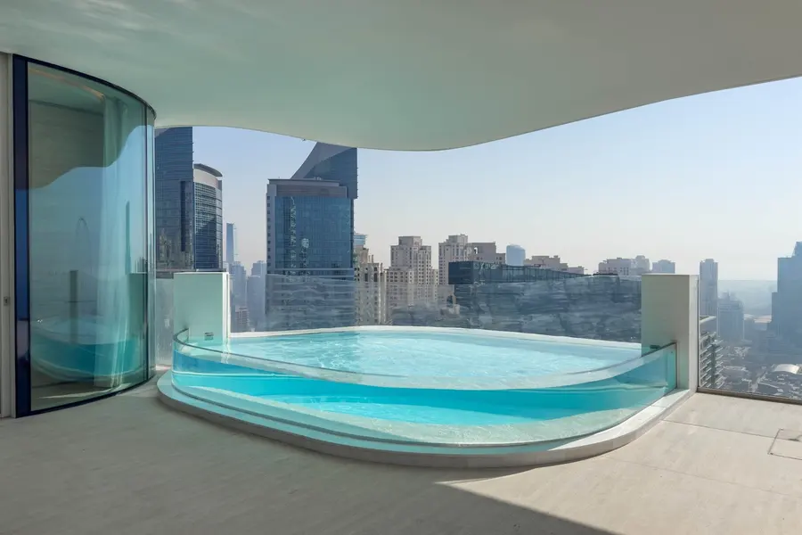 Penthouse de piso inteiro com duas piscinas de imersão, fotografia 19