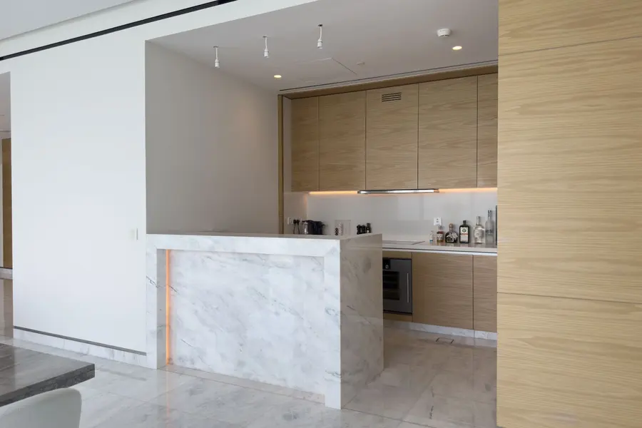Dual-View Residence with Grand Terrace, photo 8