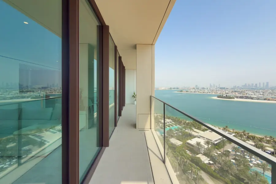 Dual-View Residence with Grand Terrace, photo 19